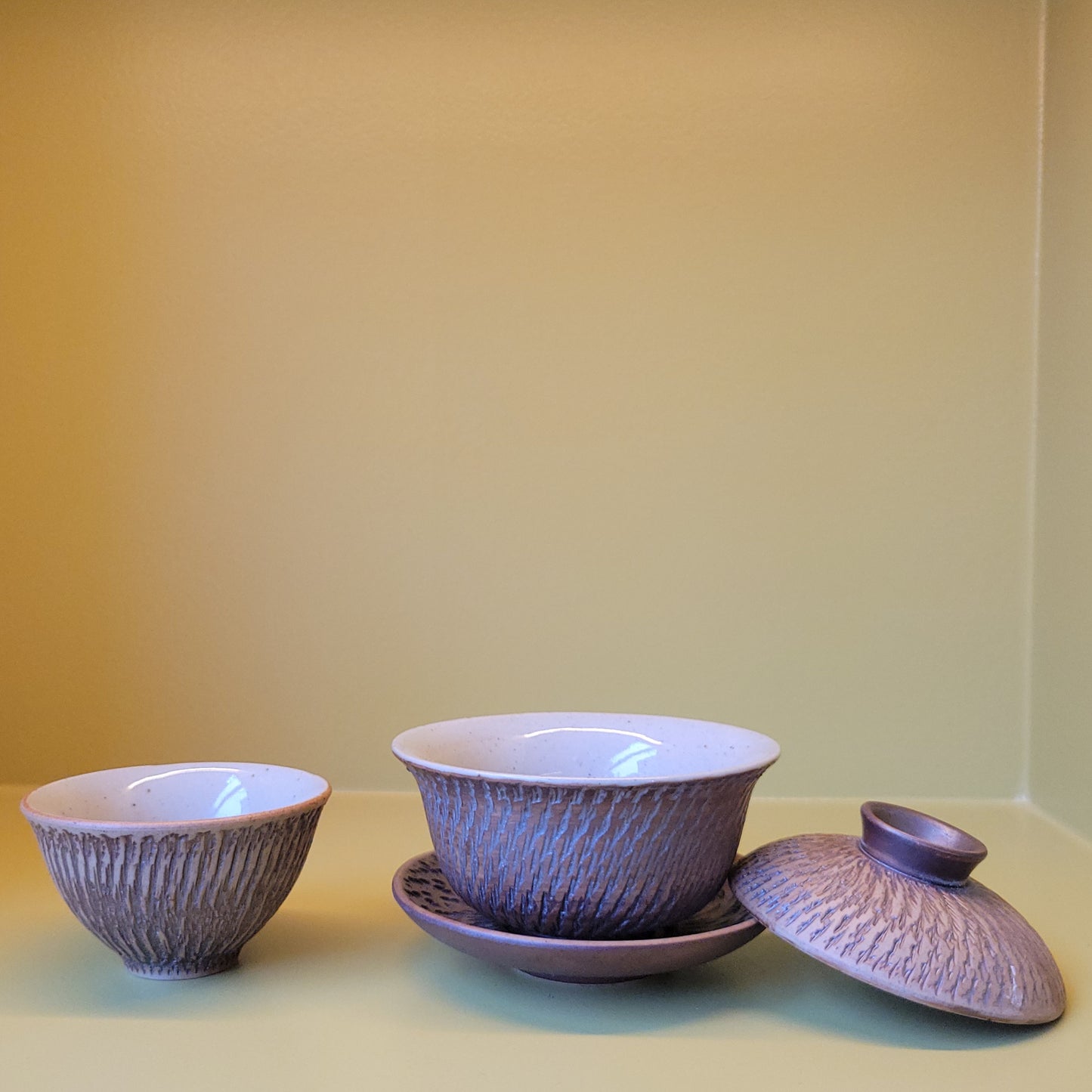 Archaic Style Porcelain Gaiwan with Handmade “Jimping” Pattern - 150ml