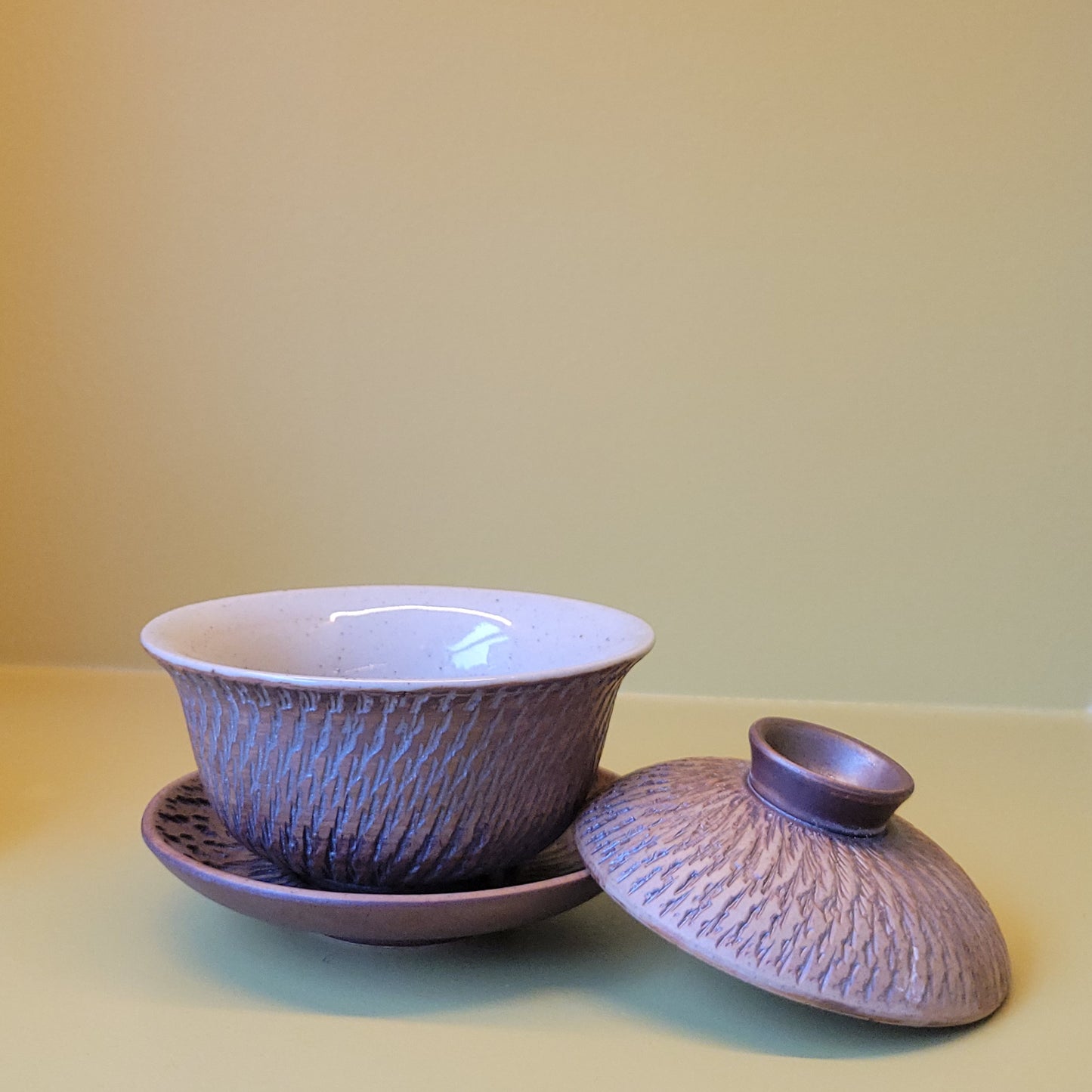 Archaic Style Porcelain Gaiwan with Handmade “Jimping” Pattern - 150ml
